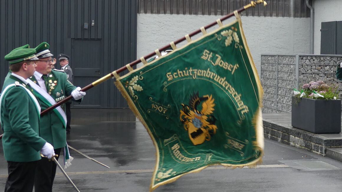 Schützenbruderschaft holt Ehrung der Jubelkönige nach