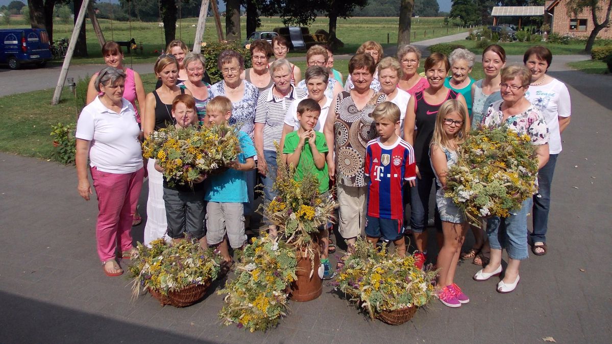 Landfrauen Krautbundbinden