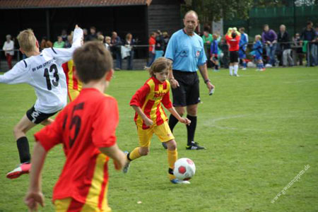 2013_Jugendfußball_E1-am-Ball